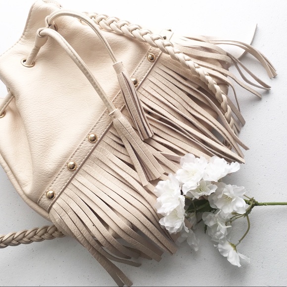 Forever 21 Handbags - 🖤F21 shoulder bucket bag | fringe | boho
